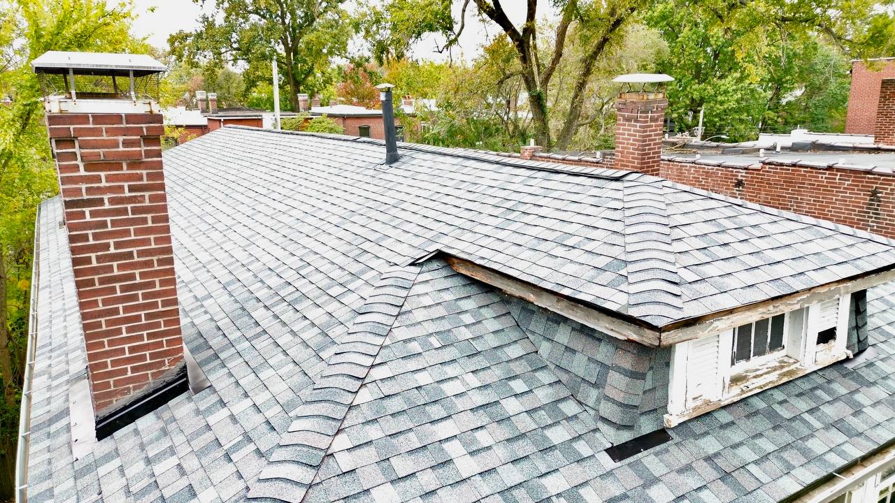 Roof replacement underway on Saint Louis Missouri house