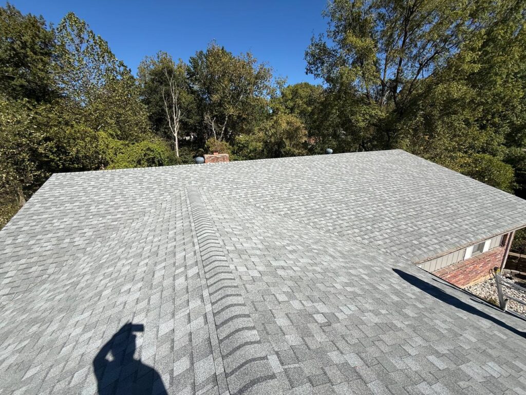 Finished asphalt shingle roof on Saint Louis home